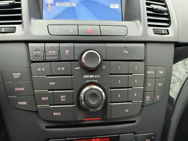 Білий Опель Інсігнія, об'ємом двигуна 1.6 л та пробігом 210 тис. км за 8000 $, фото 12 на Automoto.ua