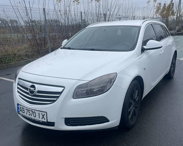 Белый Опель Инсигния, объемом двигателя 1.96 л и пробегом 316 тыс. км за 6200 $, фото 1 на Automoto.ua