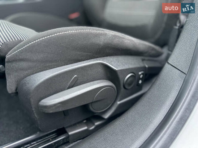 Белый Опель Инсигния, объемом двигателя 1.6 л и пробегом 210 тыс. км за 8300 $, фото 31 на Automoto.ua