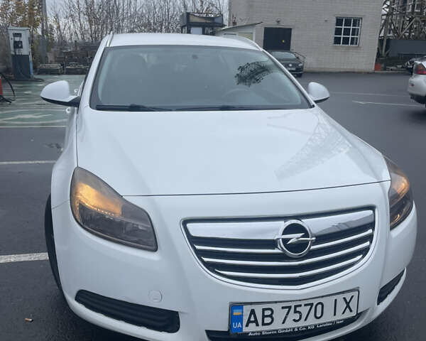 Белый Опель Инсигния, объемом двигателя 1.96 л и пробегом 316 тыс. км за 6200 $, фото 3 на Automoto.ua