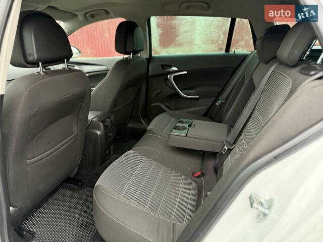 Белый Опель Инсигния, объемом двигателя 1.6 л и пробегом 210 тыс. км за 8000 $, фото 57 на Automoto.ua