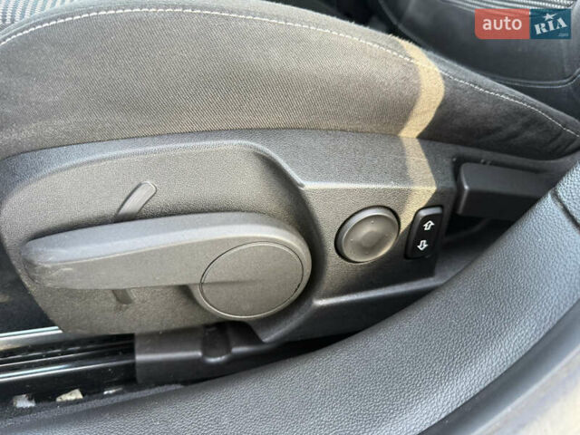 Белый Опель Инсигния, объемом двигателя 1.6 л и пробегом 210 тыс. км за 8000 $, фото 12 на Automoto.ua