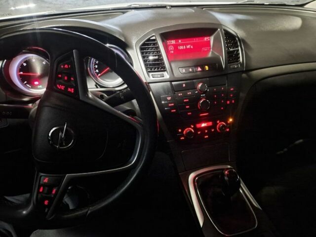 Белый Опель Инсигния, объемом двигателя 2 л и пробегом 172 тыс. км за 6800 $, фото 12 на Automoto.ua