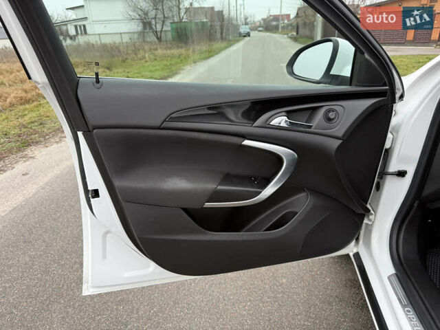 Белый Опель Инсигния, объемом двигателя 1.6 л и пробегом 210 тыс. км за 8000 $, фото 22 на Automoto.ua