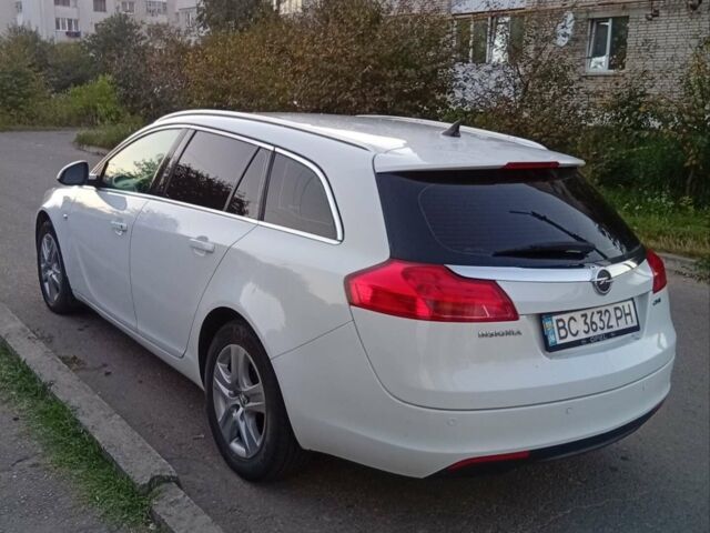 Белый Опель Инсигния, объемом двигателя 1.96 л и пробегом 240 тыс. км за 6000 $, фото 8 на Automoto.ua