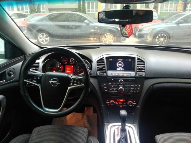 Белый Опель Инсигния, объемом двигателя 2 л и пробегом 318 тыс. км за 6999 $, фото 17 на Automoto.ua