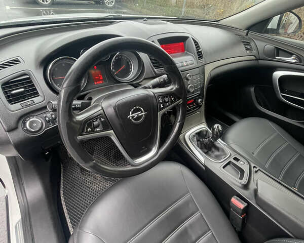 Белый Опель Инсигния, объемом двигателя 1.96 л и пробегом 316 тыс. км за 6200 $, фото 12 на Automoto.ua