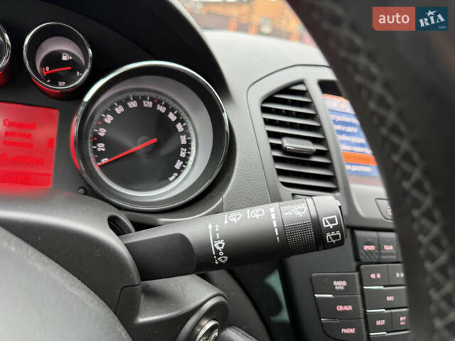 Белый Опель Инсигния, объемом двигателя 1.6 л и пробегом 210 тыс. км за 8000 $, фото 37 на Automoto.ua