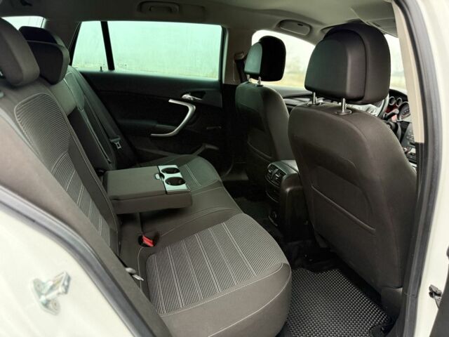 Білий Опель Інсігнія, об'ємом двигуна 1.6 л та пробігом 210 тис. км за 8000 $, фото 18 на Automoto.ua