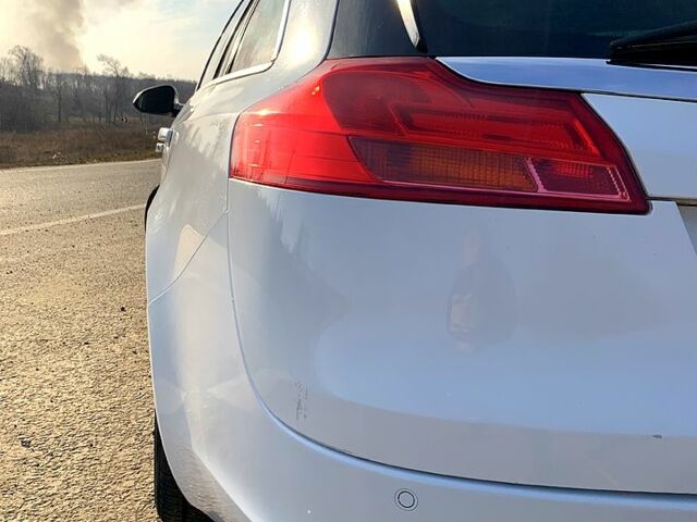 Білий Опель Інсігнія, об'ємом двигуна 2 л та пробігом 222 тис. км за 8100 $, фото 3 на Automoto.ua