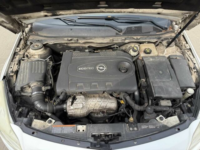 Белый Опель Инсигния, объемом двигателя 2 л и пробегом 318 тыс. км за 6999 $, фото 10 на Automoto.ua