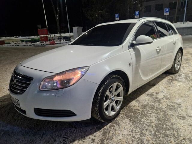 Белый Опель Инсигния, объемом двигателя 2 л и пробегом 172 тыс. км за 6800 $, фото 11 на Automoto.ua