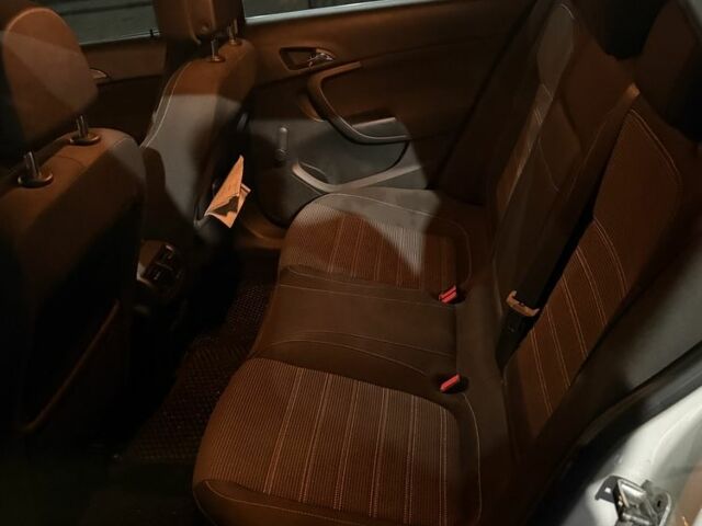 Белый Опель Инсигния, объемом двигателя 2 л и пробегом 251 тыс. км за 7800 $, фото 17 на Automoto.ua