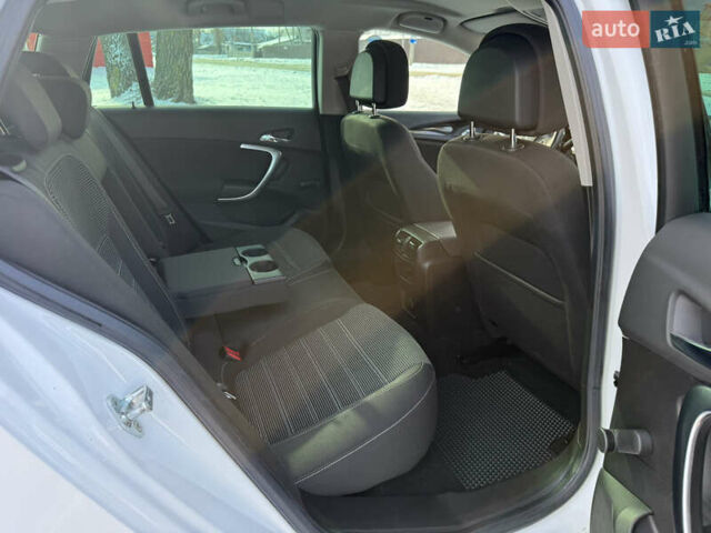 Белый Опель Инсигния, объемом двигателя 1.6 л и пробегом 210 тыс. км за 8000 $, фото 41 на Automoto.ua