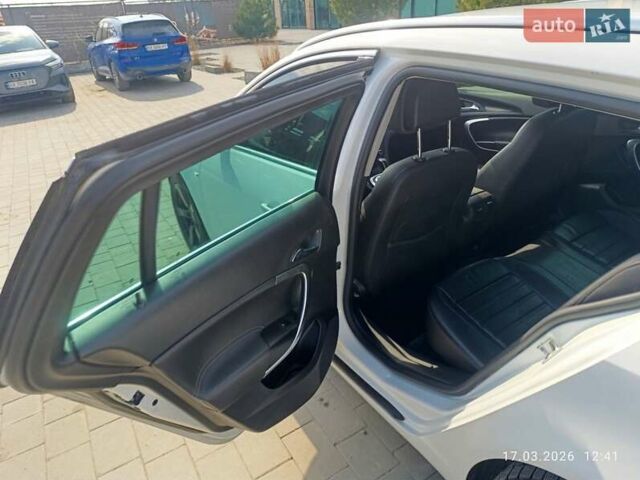 Белый Опель Инсигния, объемом двигателя 1.96 л и пробегом 337 тыс. км за 7500 $, фото 11 на Automoto.ua