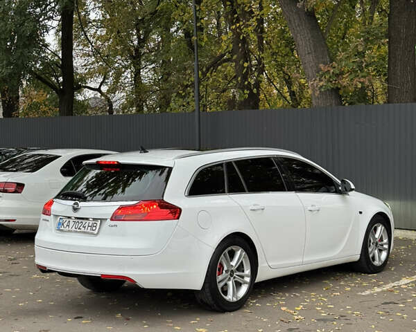 Опель Инсигния 2010 в Броварах на Automoto.ua Белый Опель Инсигния, объемом двигателя 1.96 л и пробегом 311 тыс. км за 7500 $, фото 3 на Automoto.ua