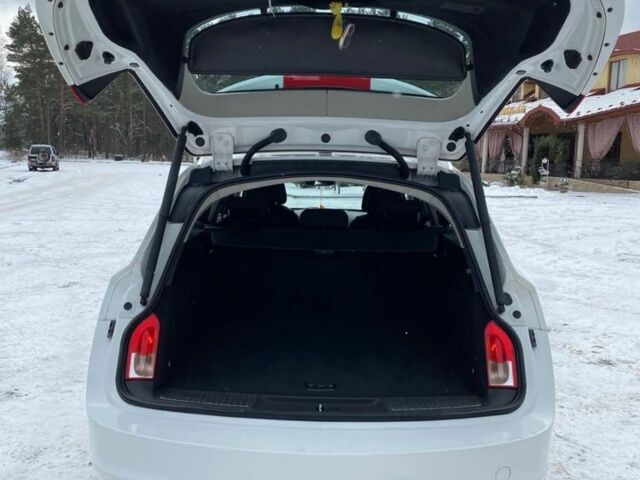 Белый Опель Инсигния, объемом двигателя 2 л и пробегом 310 тыс. км за 6800 $, фото 3 на Automoto.ua