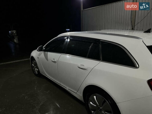 Белый Опель Инсигния, объемом двигателя 1.96 л и пробегом 295 тыс. км за 6450 $, фото 5 на Automoto.ua