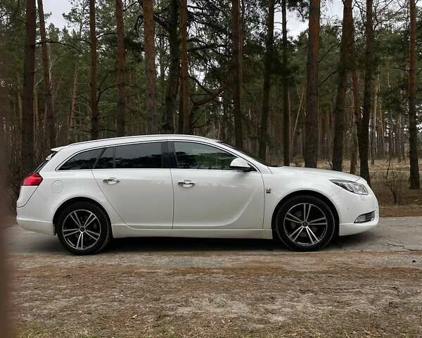 Белый Опель Инсигния, объемом двигателя 2 л и пробегом 359 тыс. км за 8500 $, фото 13 на Automoto.ua