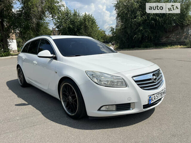 Білий Опель Інсігнія, об'ємом двигуна 1.96 л та пробігом 235 тис. км за 8700 $, фото 10 на Automoto.ua