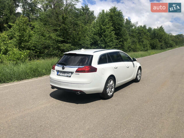 Белый Опель Инсигния, объемом двигателя 2 л и пробегом 219 тыс. км за 7950 $, фото 3 на Automoto.ua