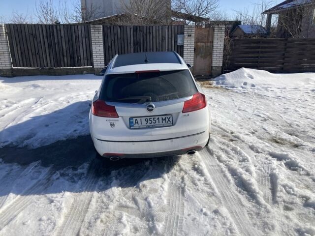 Белый Опель Инсигния, объемом двигателя 2.8 л и пробегом 260 тыс. км за 7000 $, фото 3 на Automoto.ua
