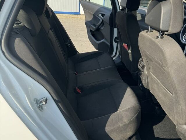 Білий Опель Інсігнія, об'ємом двигуна 2 л та пробігом 272 тис. км за 6900 $, фото 6 на Automoto.ua