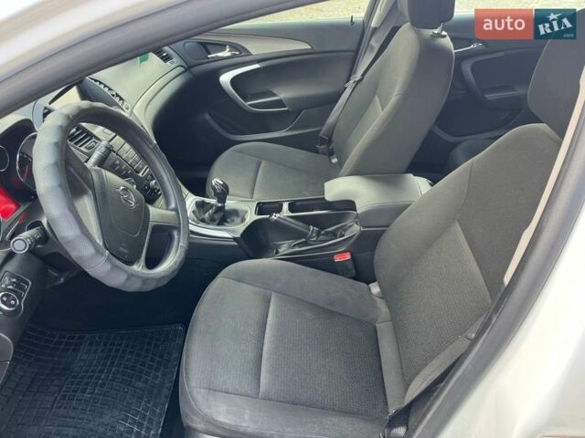 Белый Опель Инсигния, объемом двигателя 1.96 л и пробегом 236 тыс. км за 7800 $, фото 18 на Automoto.ua