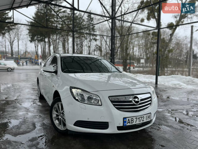 Белый Опель Инсигния, объемом двигателя 1.96 л и пробегом 235 тыс. км за 6450 $, фото 1 на Automoto.ua