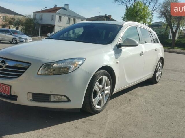 Білий Опель Інсігнія, об'ємом двигуна 2 л та пробігом 302 тис. км за 8000 $, фото 13 на Automoto.ua