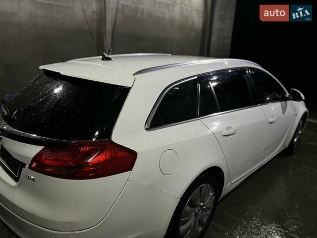 Белый Опель Инсигния, объемом двигателя 1.96 л и пробегом 295 тыс. км за 6450 $, фото 3 на Automoto.ua