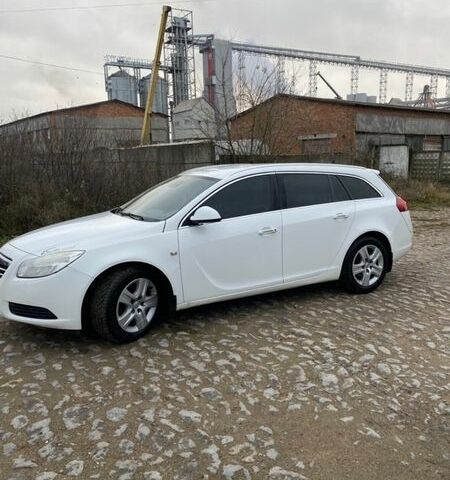 Белый Опель Инсигния, объемом двигателя 1.96 л и пробегом 230 тыс. км за 7500 $, фото 6 на Automoto.ua