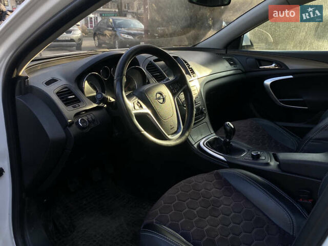 Белый Опель Инсигния, объемом двигателя 1.96 л и пробегом 348 тыс. км за 5900 $, фото 5 на Automoto.ua