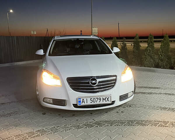 Білий Опель Інсігнія, об'ємом двигуна 1.96 л та пробігом 300 тис. км за 8000 $, фото 52 на Automoto.ua
