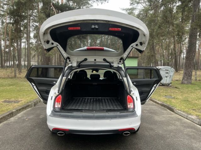 Белый Опель Инсигния, объемом двигателя 2.8 л и пробегом 265 тыс. км за 6500 $, фото 12 на Automoto.ua