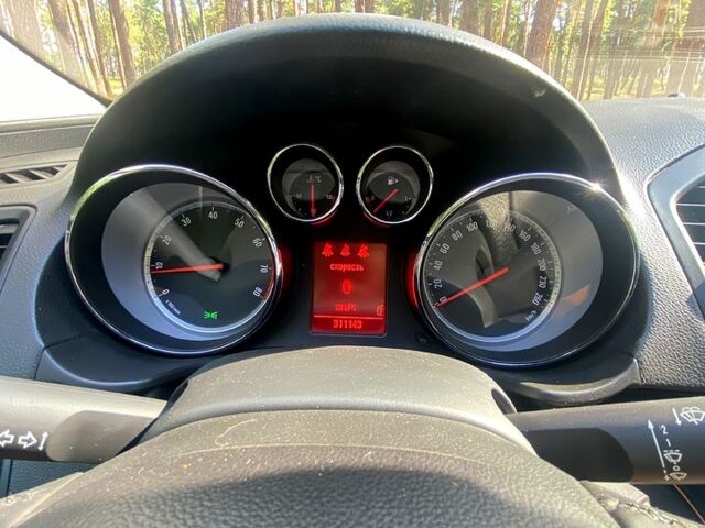 Білий Опель Інсігнія, об'ємом двигуна 1.6 л та пробігом 310 тис. км за 7300 $, фото 11 на Automoto.ua