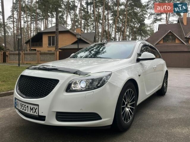 Білий Опель Інсігнія, об'ємом двигуна 2.8 л та пробігом 265 тис. км за 6500 $, фото 2 на Automoto.ua