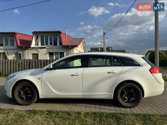 Белый Опель Инсигния, объемом двигателя 2 л и пробегом 266 тыс. км за 7350 $, фото 4 на Automoto.ua