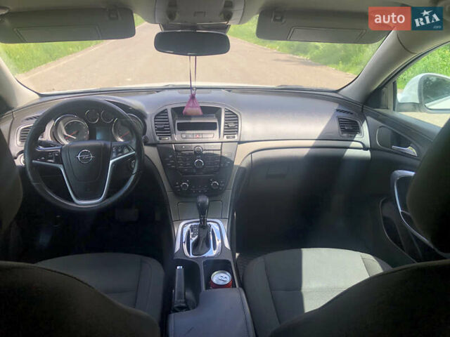 Белый Опель Инсигния, объемом двигателя 2 л и пробегом 219 тыс. км за 7950 $, фото 12 на Automoto.ua