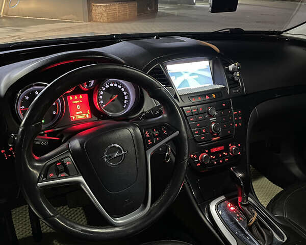 Білий Опель Інсігнія, об'ємом двигуна 1.96 л та пробігом 300 тис. км за 8000 $, фото 27 на Automoto.ua