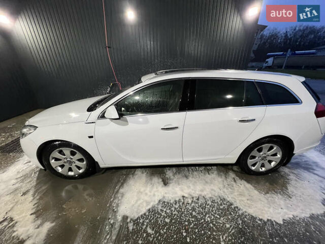 Белый Опель Инсигния, объемом двигателя 2 л и пробегом 263 тыс. км за 7599 $, фото 5 на Automoto.ua