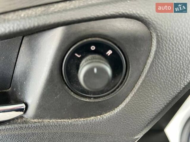 Білий Опель Інсігнія, об'ємом двигуна 2 л та пробігом 290 тис. км за 7900 $, фото 19 на Automoto.ua