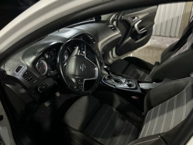 Белый Опель Инсигния, объемом двигателя 2 л и пробегом 325 тыс. км за 6599 $, фото 10 на Automoto.ua