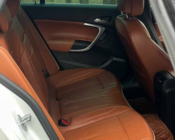 Белый Опель Инсигния, объемом двигателя 2 л и пробегом 359 тыс. км за 8500 $, фото 12 на Automoto.ua