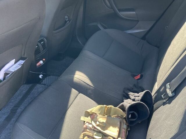 Белый Опель Инсигния, объемом двигателя 2.8 л и пробегом 260 тыс. км за 7000 $, фото 6 на Automoto.ua