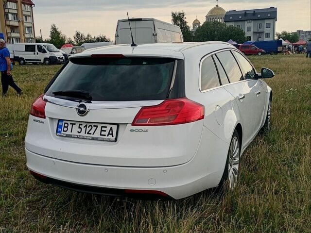 Белый Опель Инсигния, объемом двигателя 2 л и пробегом 245 тыс. км за 6800 $, фото 7 на Automoto.ua