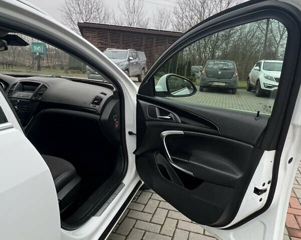 Белый Опель Инсигния, объемом двигателя 1.96 л и пробегом 323 тыс. км за 7300 $, фото 12 на Automoto.ua