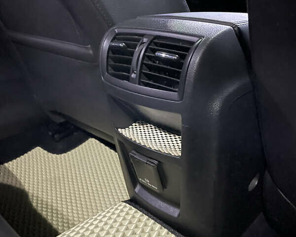 Білий Опель Інсігнія, об'ємом двигуна 1.96 л та пробігом 300 тис. км за 8000 $, фото 38 на Automoto.ua