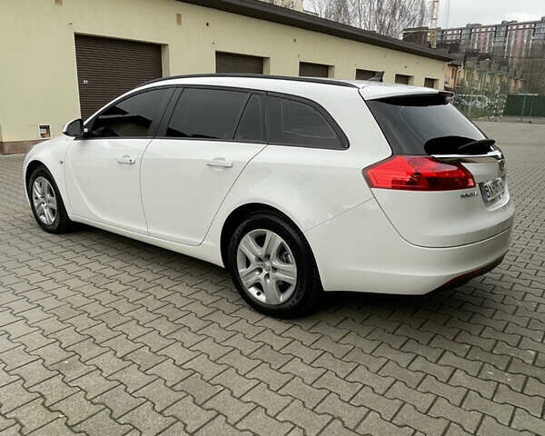 Белый Опель Инсигния, объемом двигателя 1.96 л и пробегом 262 тыс. км за 7500 $, фото 9 на Automoto.ua