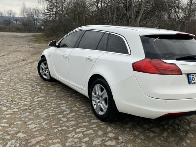 Белый Опель Инсигния, объемом двигателя 2 л и пробегом 222 тыс. км за 8200 $, фото 4 на Automoto.ua